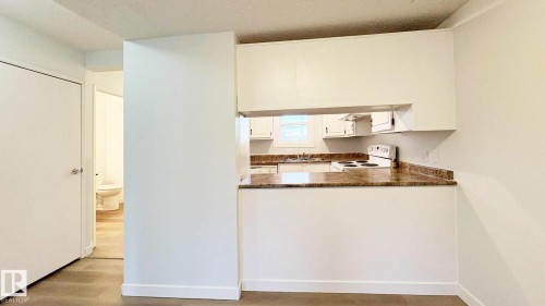 10427 24 Avenue, Edmonton, AB - Indoor Photo Showing Kitchen