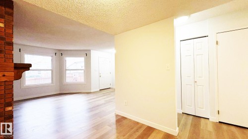 10427 24 Avenue, Edmonton, AB - Indoor Photo Showing Other Room