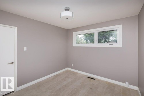 5304 92 Avenue, Edmonton, AB - Indoor Photo Showing Other Room