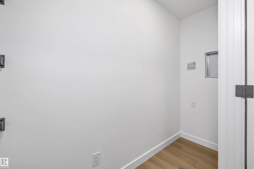 4188 Kinglet Drive, Edmonton, AB - Indoor Photo Showing Other Room