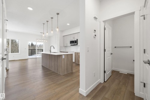 4188 Kinglet Drive, Edmonton, AB - Indoor Photo Showing Kitchen