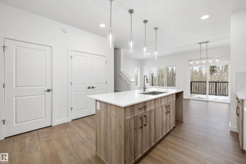 4188 Kinglet Drive, Edmonton, AB - Indoor Photo Showing Kitchen