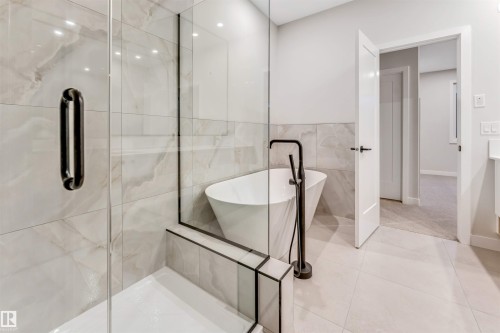 5807 Kootook Link Link, Edmonton, AB - Indoor Photo Showing Bathroom