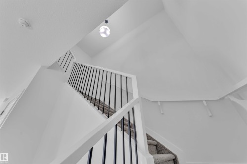 752 Mattson Drive, Edmonton, AB - Indoor Photo Showing Other Room