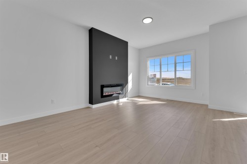 752 Mattson Drive, Edmonton, AB - Indoor With Fireplace