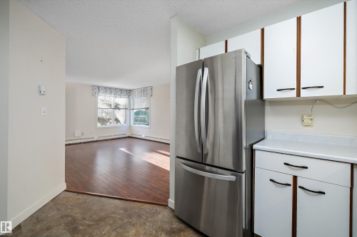 218 18012 95 Avenue, Edmonton, AB - Indoor Photo Showing Kitchen