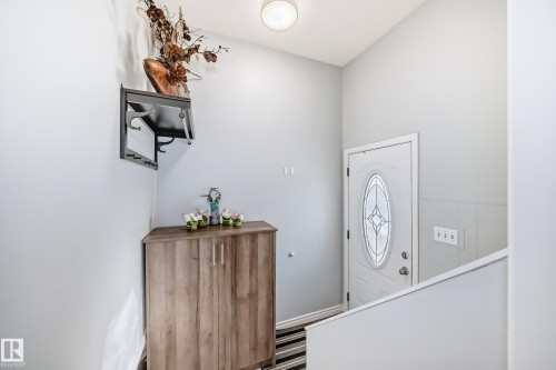 View of entrance foyer - 12203 147 Avenue, Edmonton, AB - Indoor Photo Showing Other Room