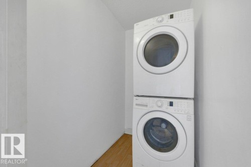10844 97 Street, Edmonton, AB - Indoor Photo Showing Laundry Room