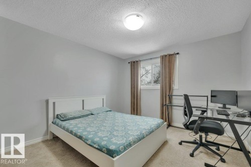 322 Willow Court, Edmonton, AB - Indoor Photo Showing Bedroom