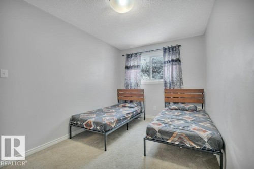 322 Willow Court, Edmonton, AB - Indoor Photo Showing Bedroom
