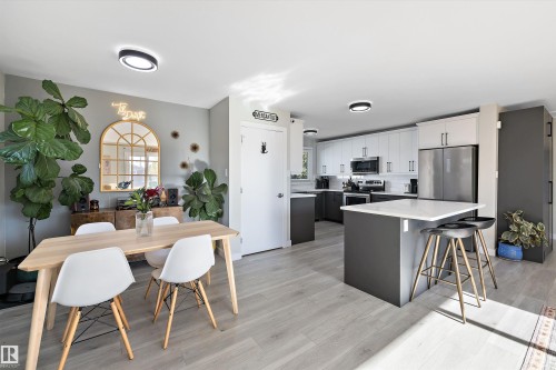 6304 94A Avenue, Edmonton, AB - Indoor