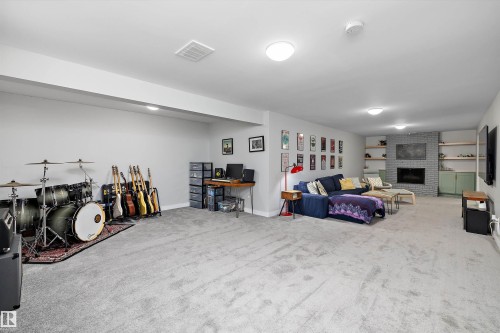 6304 94A Avenue, Edmonton, AB - Indoor