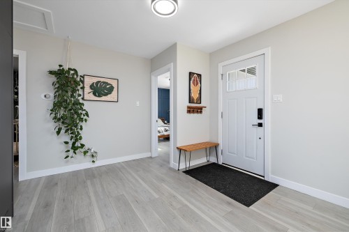 6304 94A Avenue, Edmonton, AB - Indoor Photo Showing Other Room