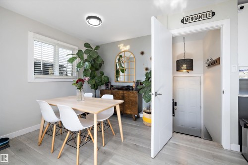 6304 94A Avenue, Edmonton, AB - Indoor Photo Showing Dining Room