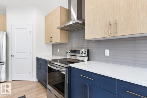 22124 94 Avenue, Edmonton, AB - Indoor Photo Showing Kitchen