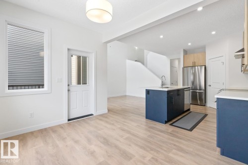 22124 94 Avenue, Edmonton, AB - Indoor Photo Showing Kitchen