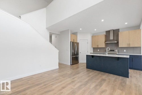22124 94 Avenue, Edmonton, AB - Indoor Photo Showing Kitchen