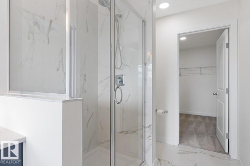 22124 94 Avenue, Edmonton, AB - Indoor Photo Showing Bathroom