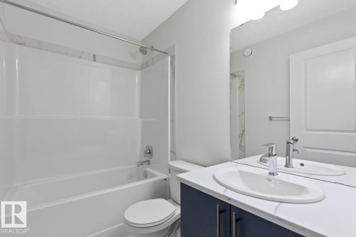 22124 94 Avenue, Edmonton, AB - Indoor Photo Showing Bathroom