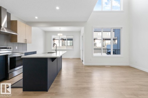 22124 94 Avenue, Edmonton, AB - Indoor Photo Showing Kitchen