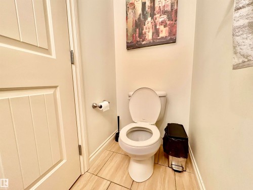 14907 109 Avenue, Edmonton, AB - Indoor Photo Showing Bathroom