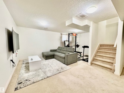 14907 109 Avenue, Edmonton, AB - Indoor Photo Showing Other Room