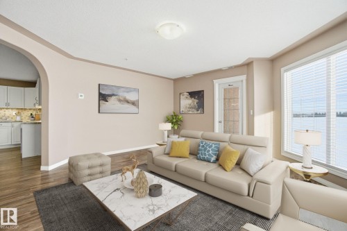 320 7801 Golf Course Road, Stony Plain, AB - Indoor Photo Showing Living Room