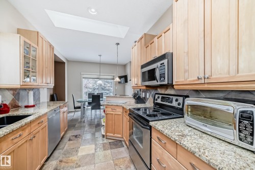 241 Darlington Crescent, Edmonton, AB - Indoor Photo Showing Kitchen