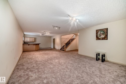 241 Darlington Crescent, Edmonton, AB - Indoor Photo Showing Other Room