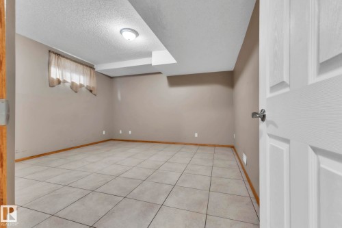 Huge bedroom - 1217 Summerside Drive, Edmonton, AB - Indoor Photo Showing Other Room