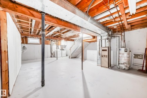 1189 Hooke Road, Edmonton, AB - Indoor Photo Showing Basement