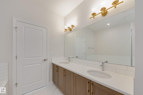 195 Stonehouse Way, Leduc, AB - Indoor Photo Showing Bathroom
