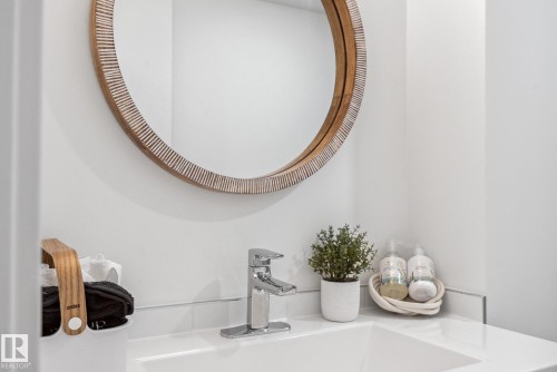Bathroom view of vanity - 14018 100 Avenue, Edmonton, AB - Indoor