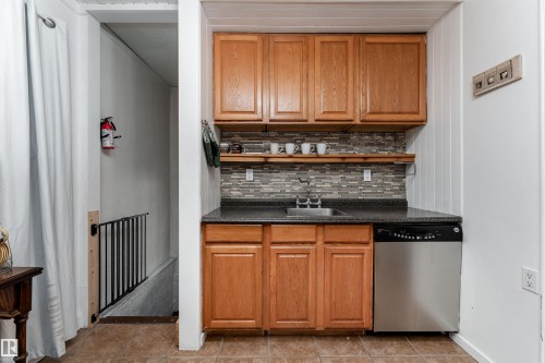 11539 101 Street, Edmonton, AB - Indoor