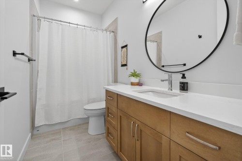 9721 96 Street, Edmonton, AB - Indoor Photo Showing Bathroom