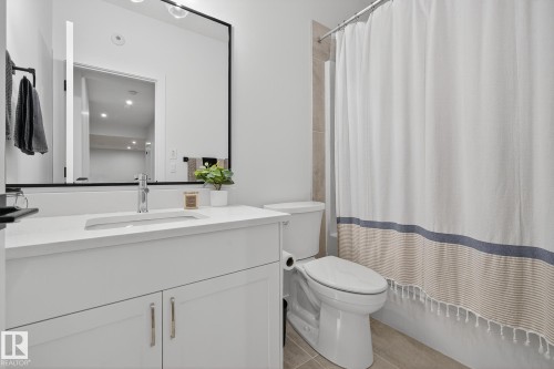 9721 96 Street, Edmonton, AB - Indoor Photo Showing Bathroom
