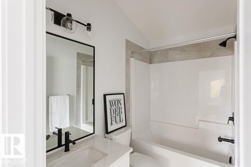 9721 96 Street, Edmonton, AB - Indoor Photo Showing Bathroom