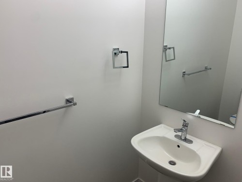370 Edgemont Road, Edmonton, AB - Indoor Photo Showing Bathroom