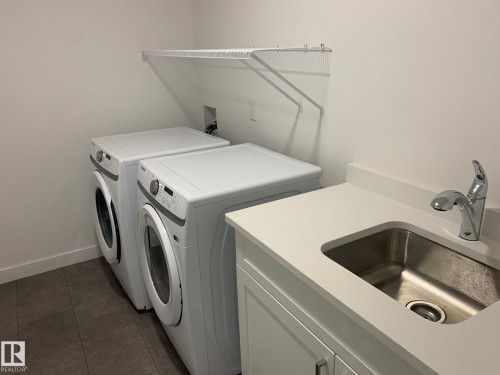 370 Edgemont Road, Edmonton, AB - Indoor Photo Showing Laundry Room