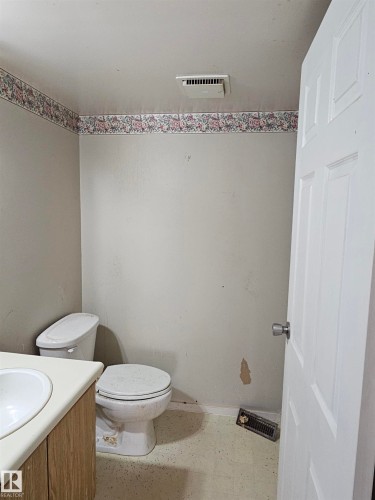 37 1415 62 Street, Edmonton, AB - Indoor Photo Showing Bathroom
