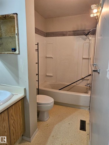37 1415 62 Street, Edmonton, AB - Indoor Photo Showing Bathroom