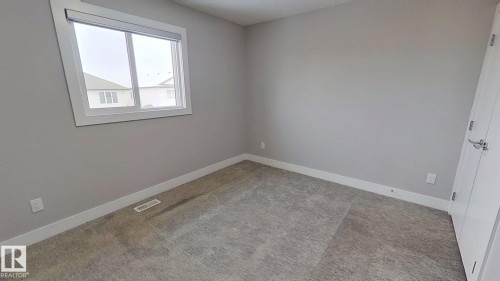 3016 12 Avenue, Edmonton, AB - Indoor Photo Showing Other Room