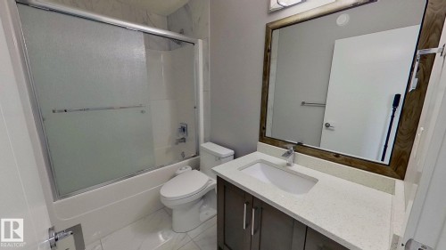 3016 12 Avenue, Edmonton, AB - Indoor Photo Showing Bathroom