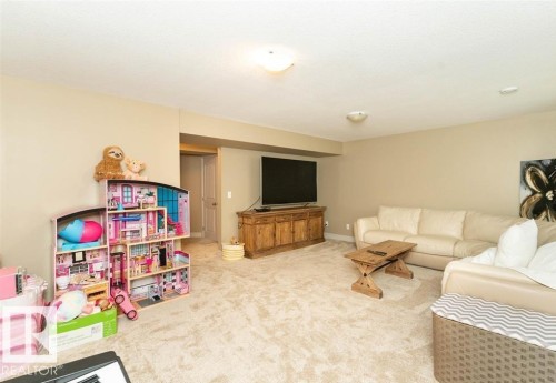 32 15151 43 Street, Edmonton, AB - Indoor Photo Showing Living Room
