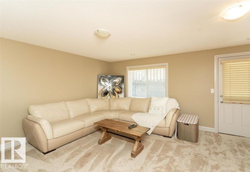32 15151 43 Street, Edmonton, AB - Indoor Photo Showing Living Room