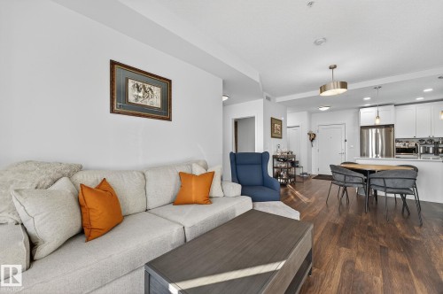218 1316 Windermere Way, Edmonton, AB - Indoor Photo Showing Living Room