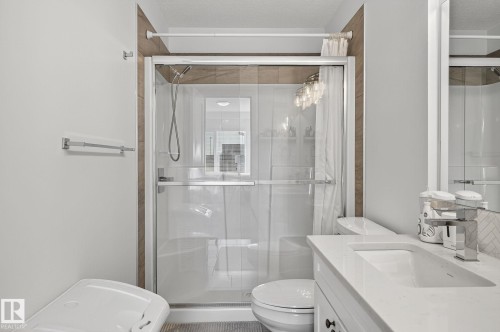 218 1316 Windermere Way, Edmonton, AB - Indoor Photo Showing Bathroom