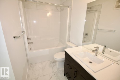 G 3864 Chrustawka Place, Edmonton, AB - Indoor Photo Showing Bathroom