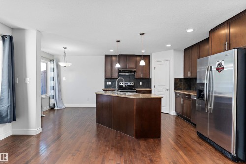 823 172 Street, Edmonton, AB - Indoor Photo Showing Kitchen With Stainless Steel Kitchen