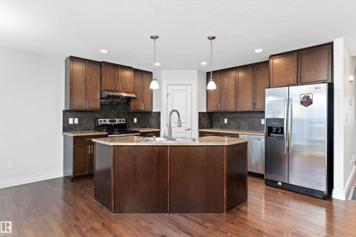 823 172 Street, Edmonton, AB - Indoor Photo Showing Kitchen With Stainless Steel Kitchen With Double Sink